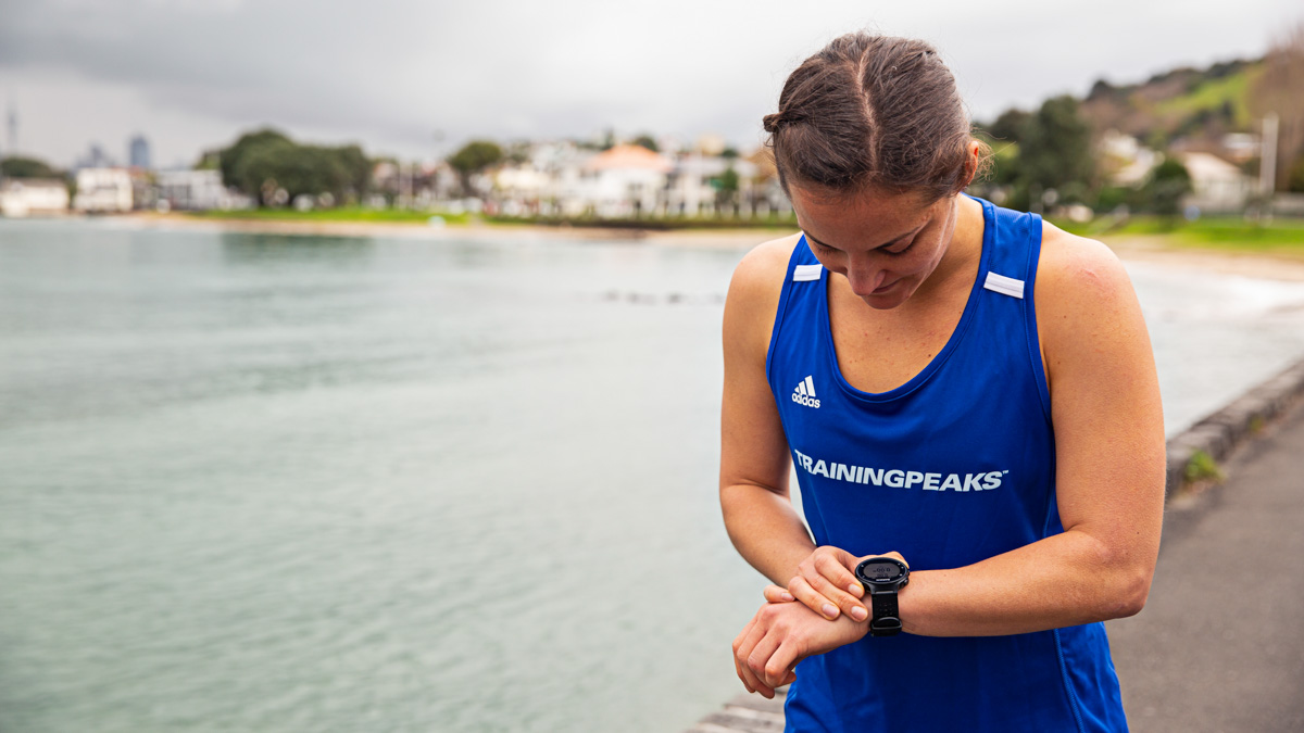 20171 Blog 1200×675 Athlete Checking Watch
